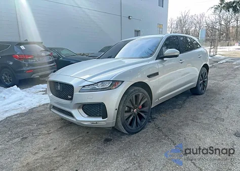 2017 Jaguar F-Pace First Edition z USA, uszkodzony, nr VIN SADCP2BV3HA052083